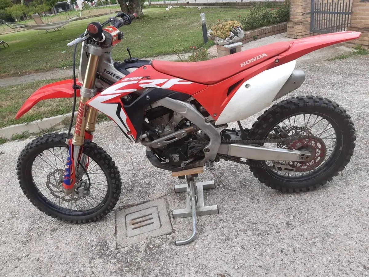 Honda CRF 250R (2019) (4)
