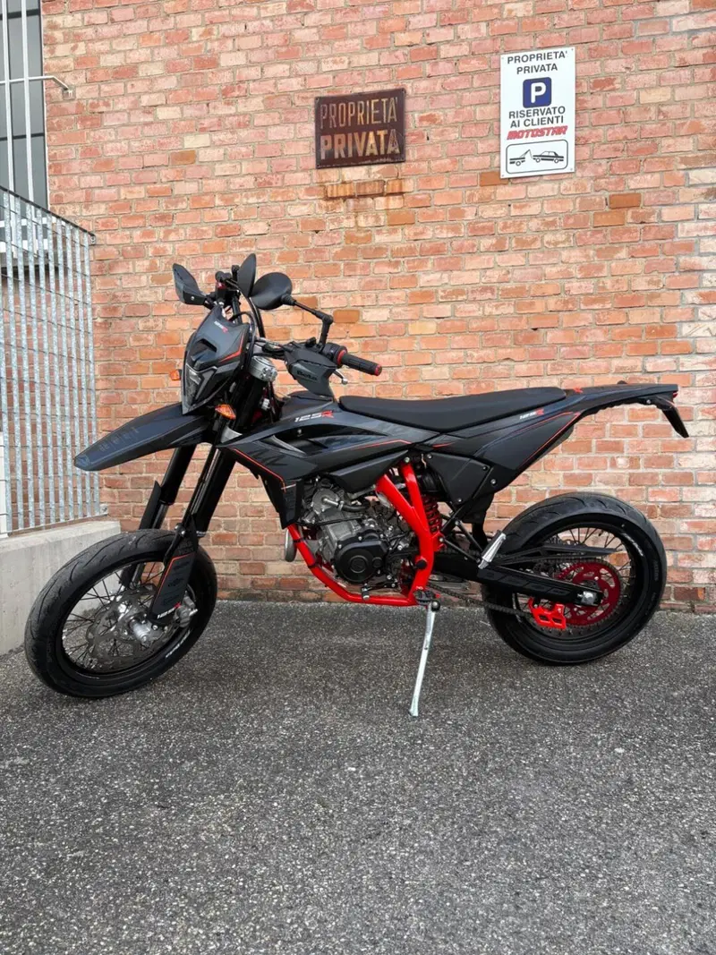 Betamotor RR 125 4T Motard R (2025 - 26) (2)