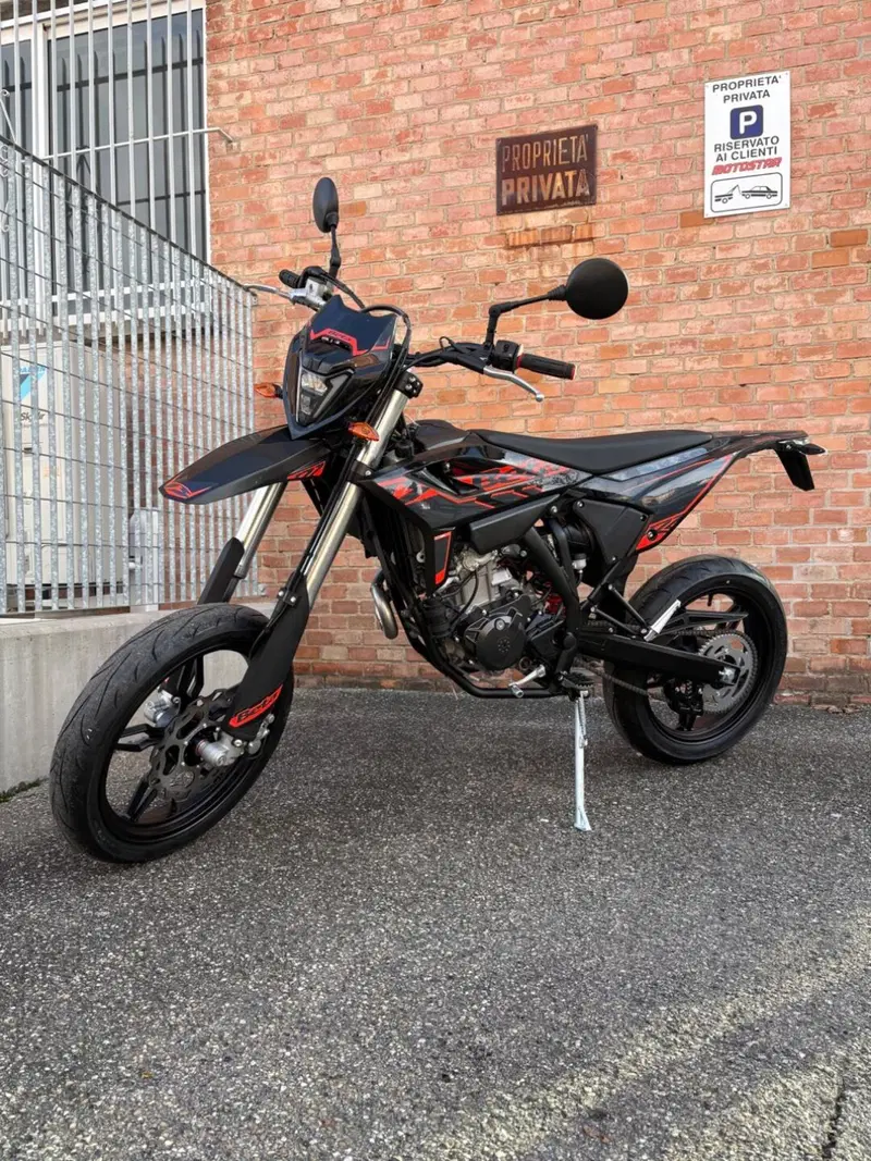 Betamotor RR 125 4T Motard T (2025 - 26) (2)