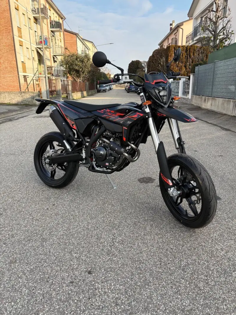 Betamotor RR 125 4T Motard T (2025 - 26) (3)