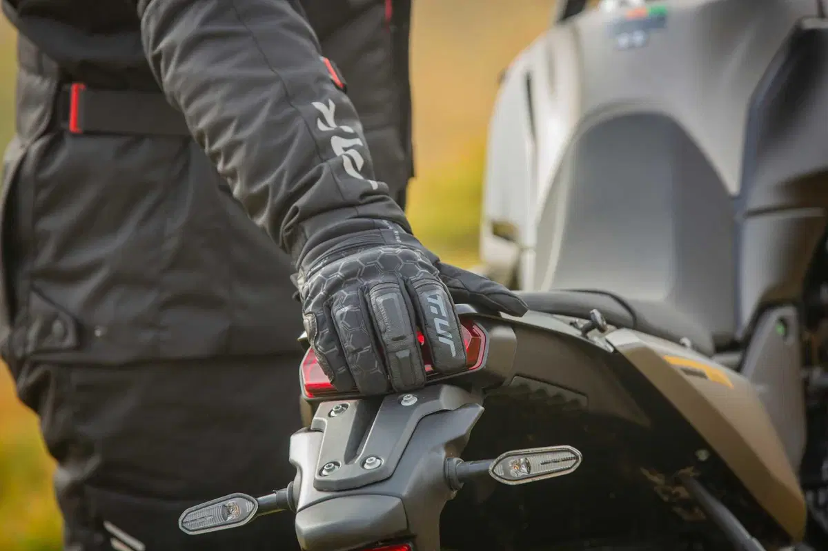 T.ur sfida il grande freddo con i nuovi guanti G-Zero e G-Zero Pro (6)