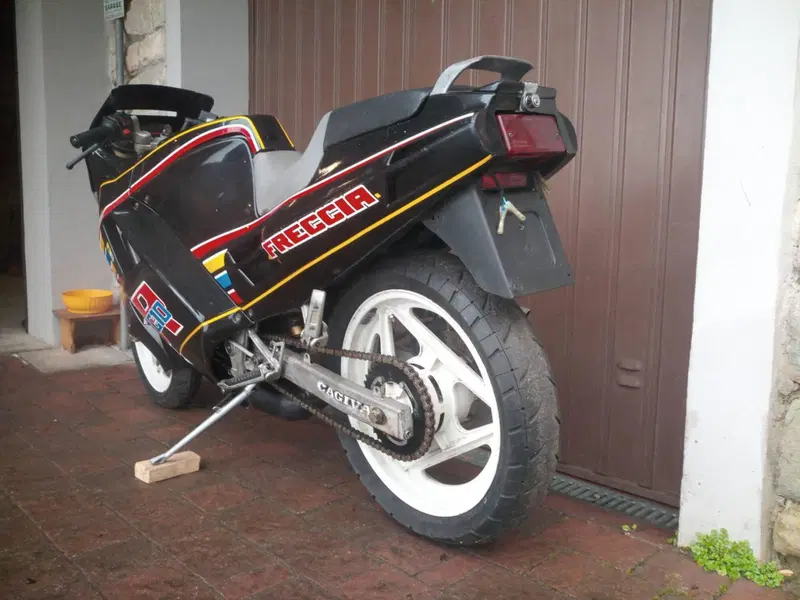 Cagiva Freccia C10R (2)