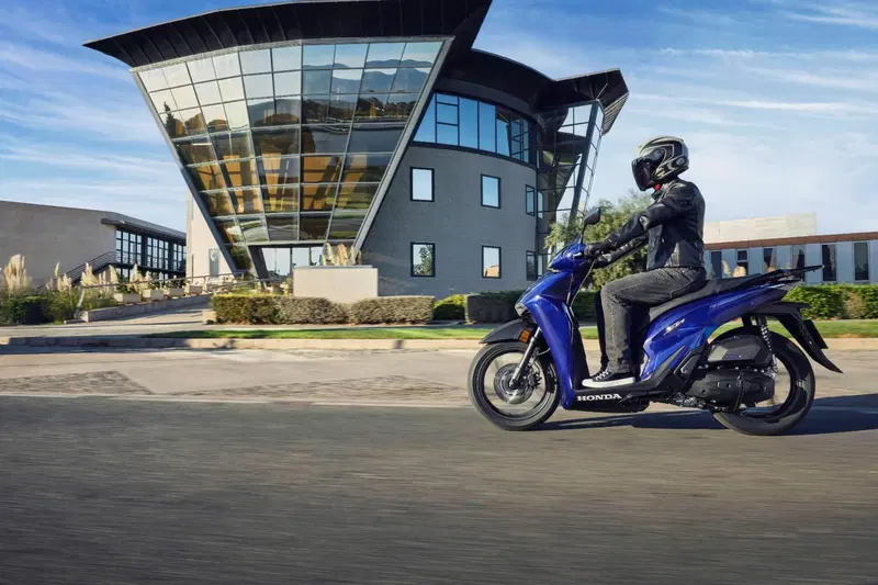 Honda SH 125 Vetro (2026) (9)