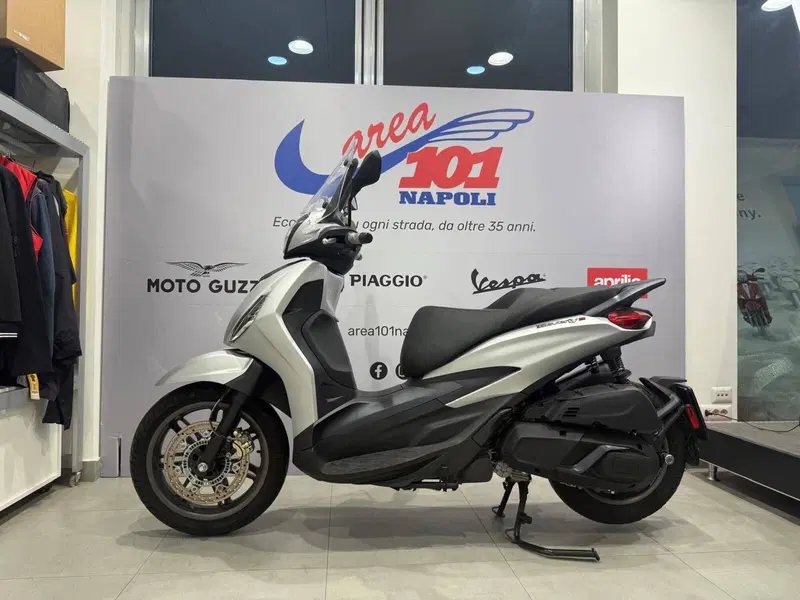 Piaggio Beverly 400 S ABS-ASR (2021 - 24) (2)