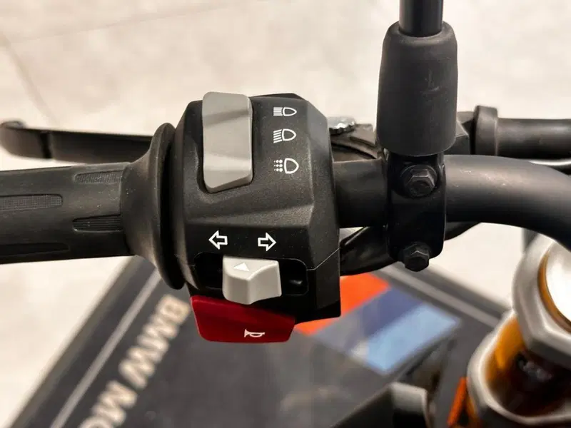 Bmw G 310 R (2021 - 25) (8)
