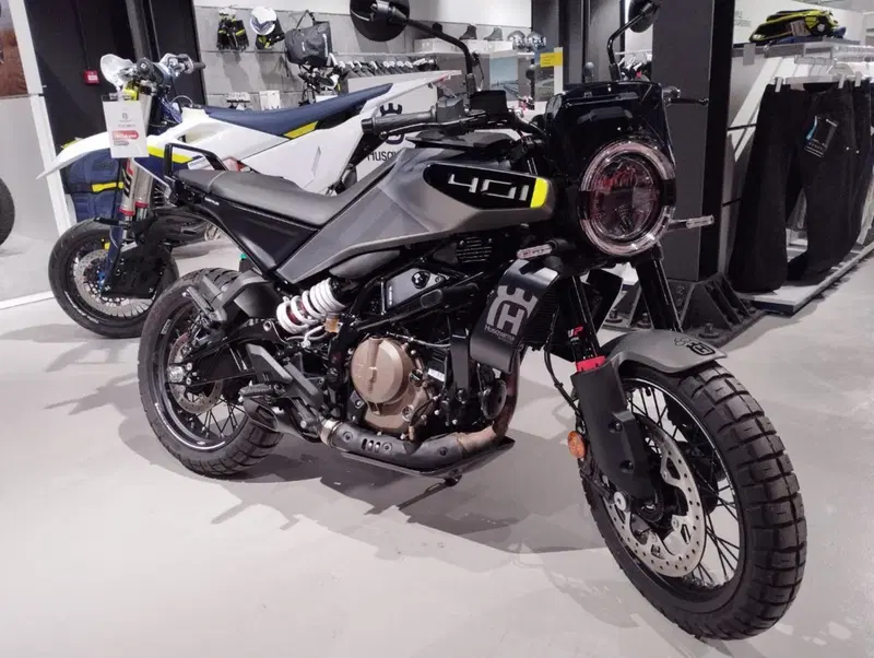 Husqvarna Svartpilen 401 (2024 - 26) (2)