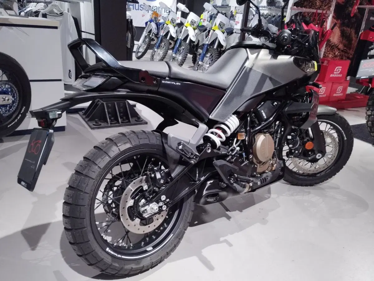 Husqvarna Svartpilen 401 (2024 - 26) (4)