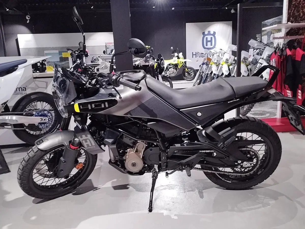 Husqvarna Svartpilen 401 (2024 - 26) (5)