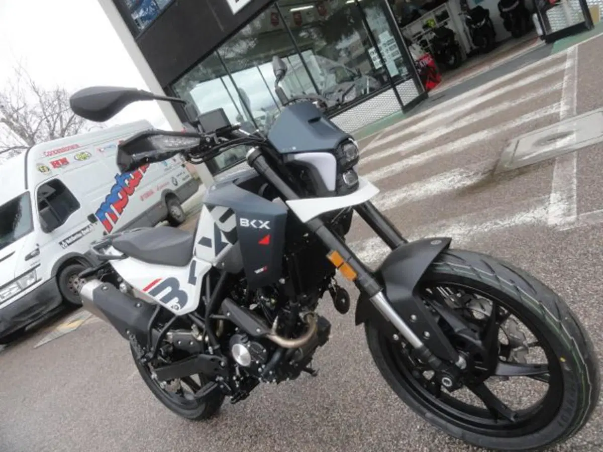 Benelli BKX 125 S (2026) (2)
