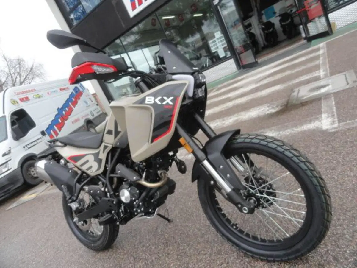 Benelli BKX 125 (2026) (2)