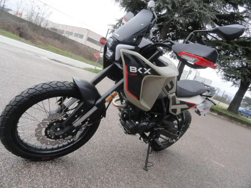 Benelli BKX 125 (2026) (4)