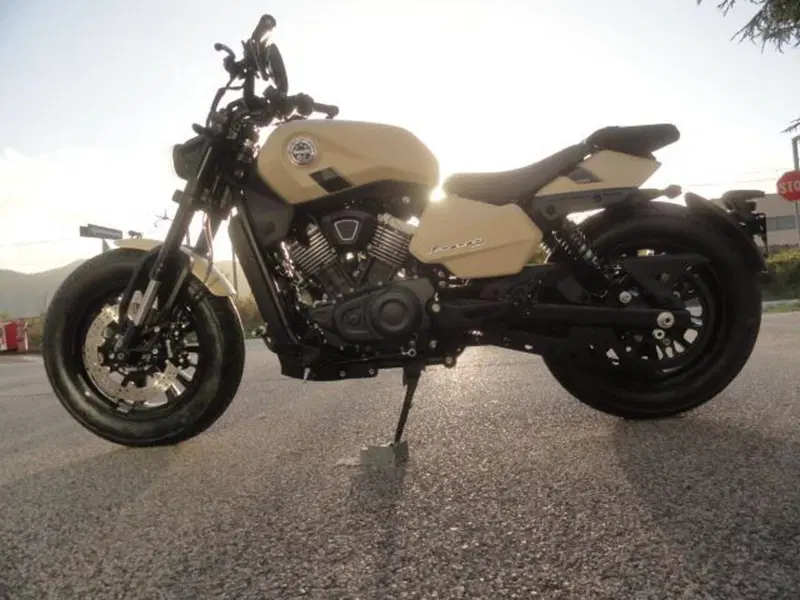 Benelli Leoncino 400 Bobber (2026) (8)