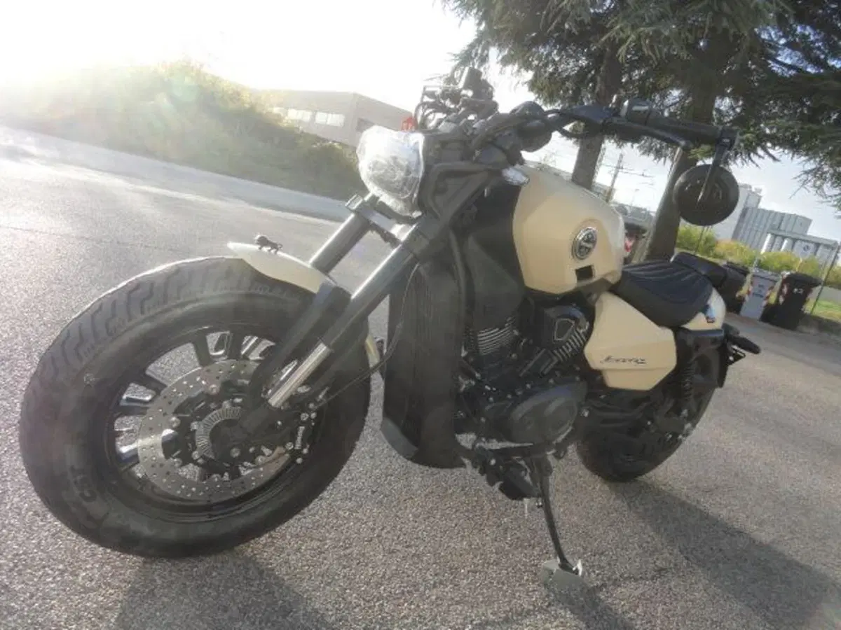Benelli Leoncino 400 Bobber (2026) (4)