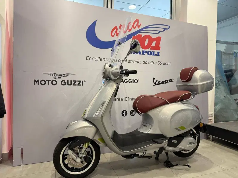 Vespa GTS 125 Supertech (2025 - 26) (2)
