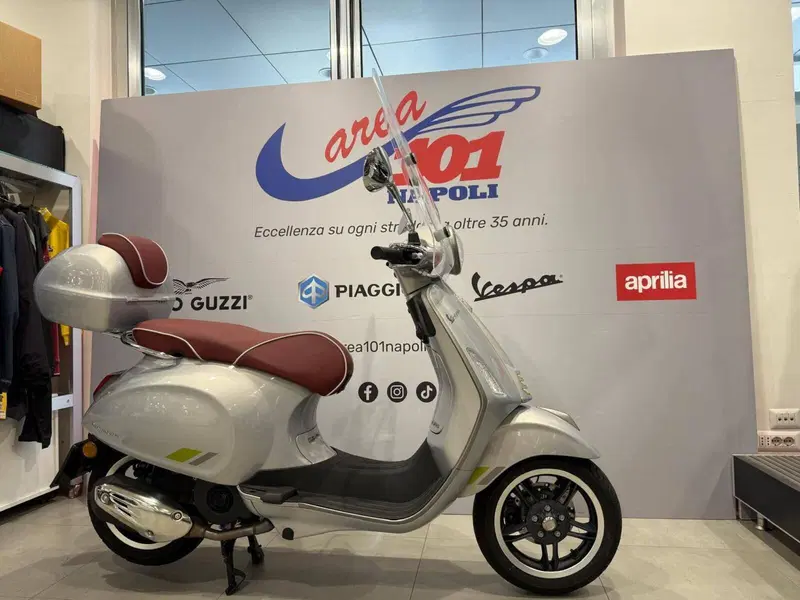 Vespa GTS 125 Supertech (2025 - 26) (4)
