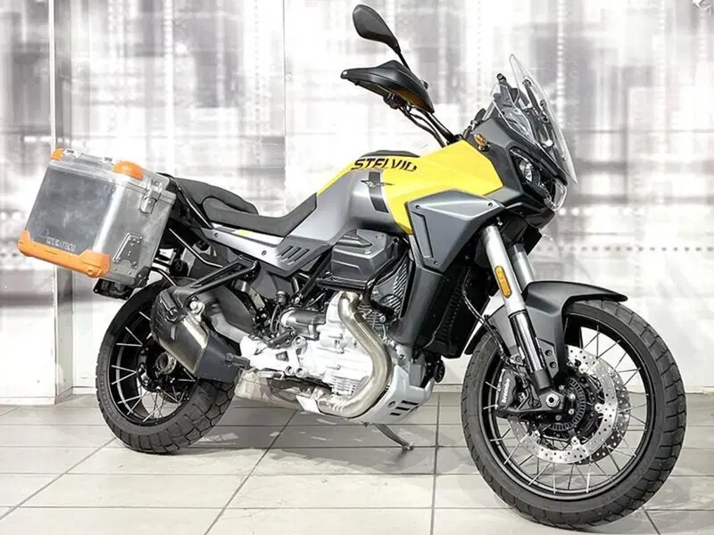 Moto Guzzi Stelvio (2024 - 26)