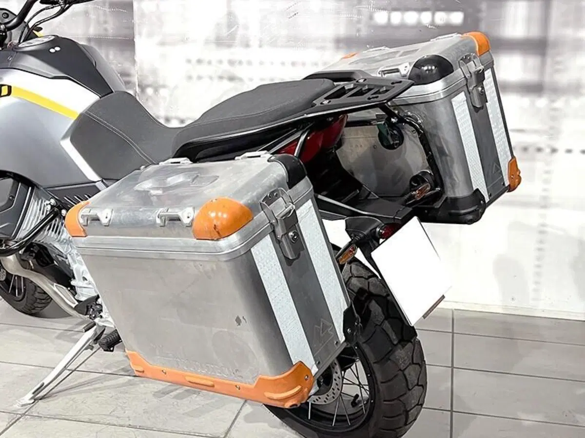 Moto Guzzi Stelvio (2024 - 26) (4)