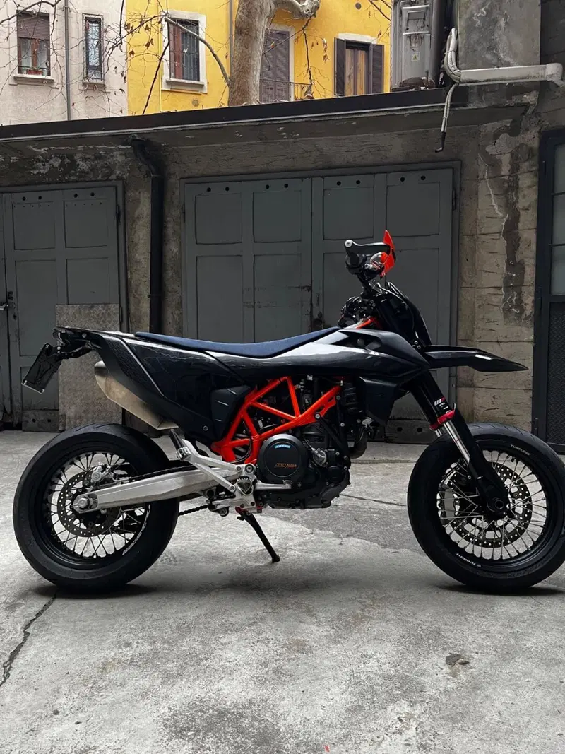 KTM 690 SMC R (2023 - 25)