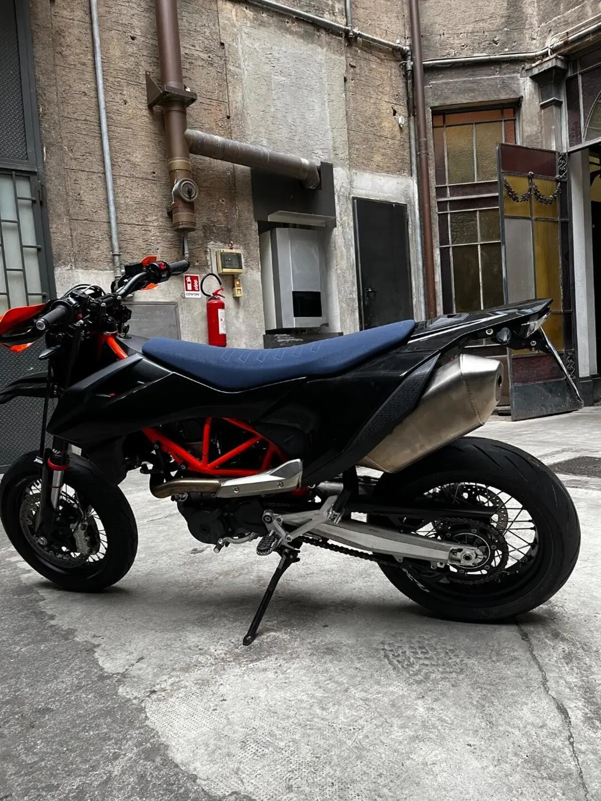 KTM 690 SMC R (2023 - 25) (2)