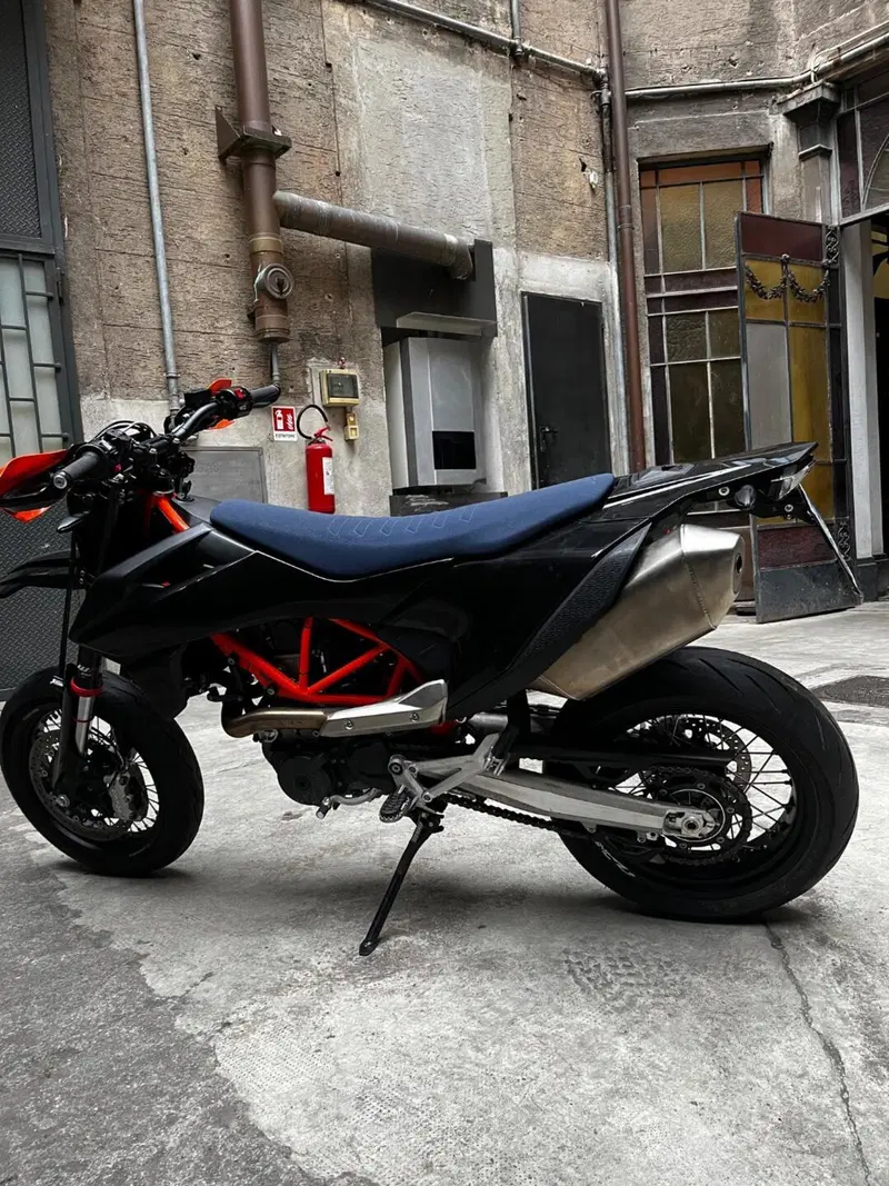 KTM 690 SMC R (2023 - 25) (2)