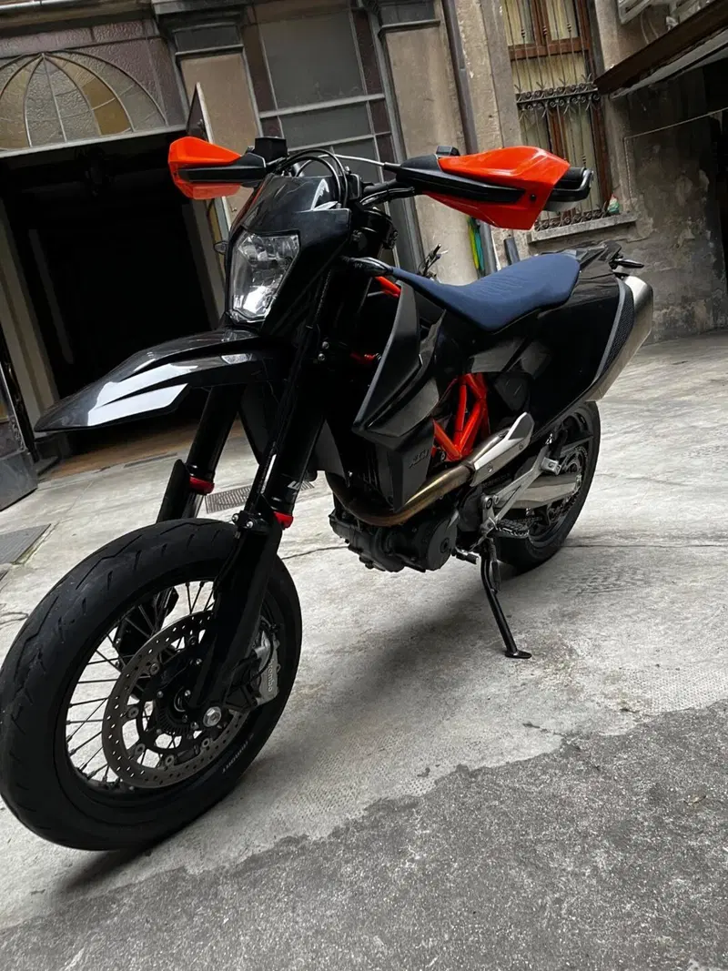 KTM 690 SMC R (2023 - 25) (3)