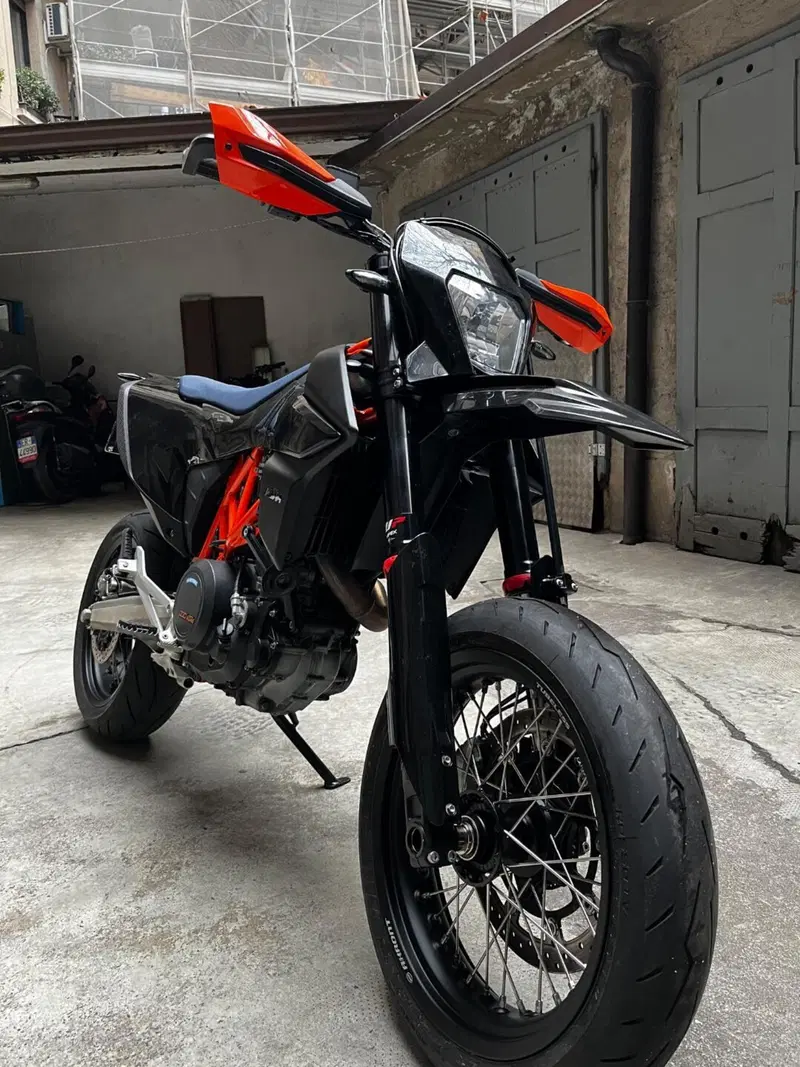 KTM 690 SMC R (2023 - 25) (6)