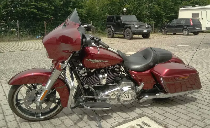 Harley-Davidson 107 Street Glide Special (2017 - 19) - FLHXS (2)