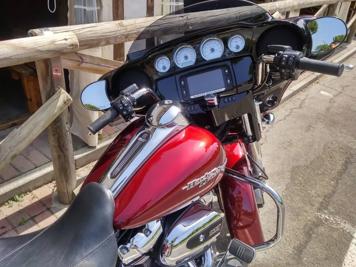 Harley-Davidson 107 Street Glide Special (2017 - 19) - FLHXS (9)