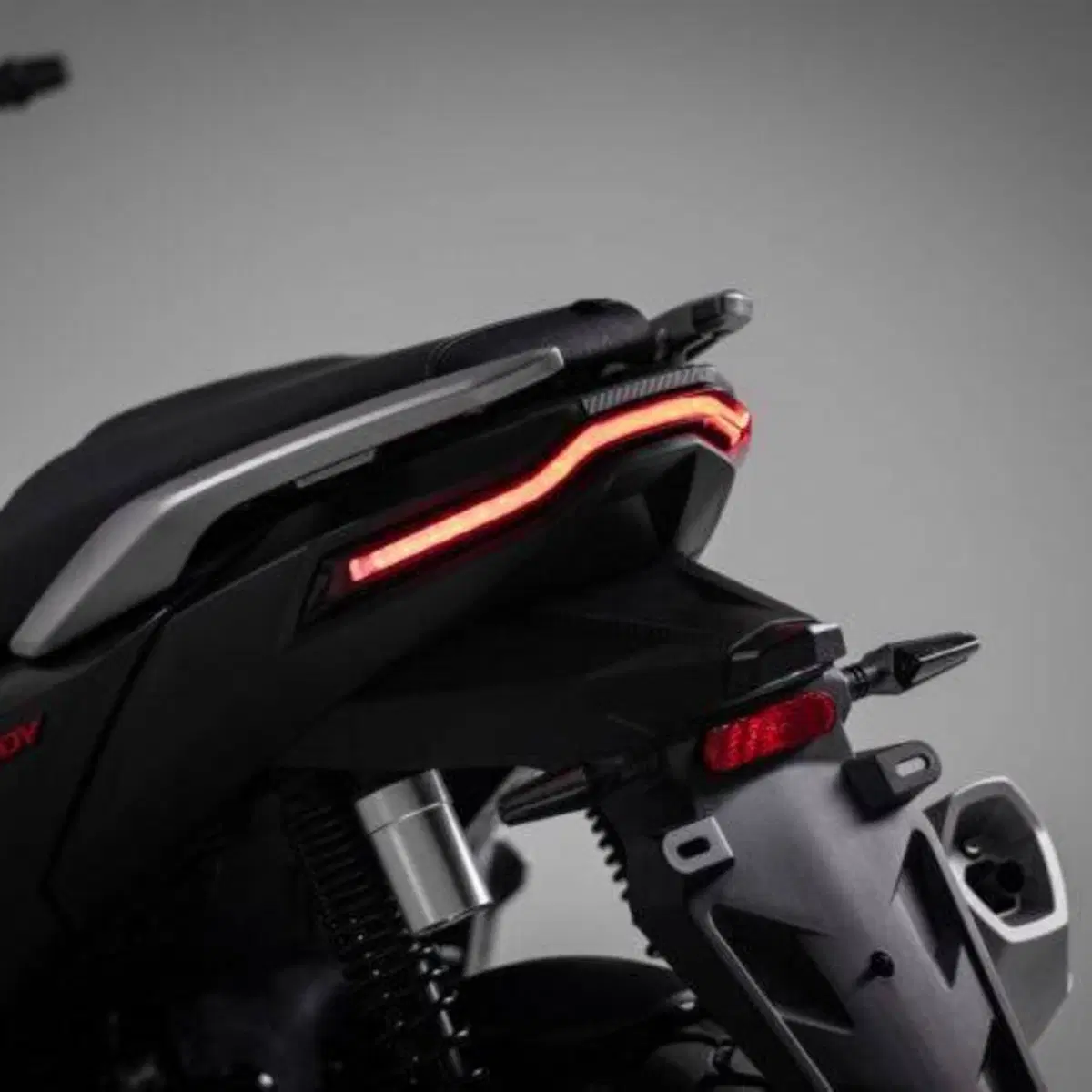 Voge Sfida SR2 ADV (2026) (2)