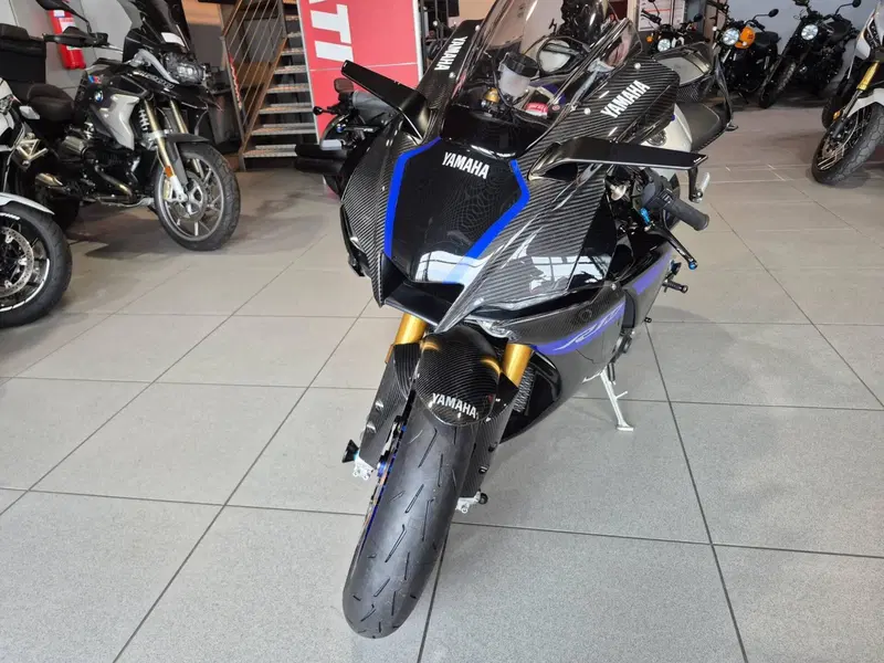 Yamaha YZF R1M (2020 - 25) (3)