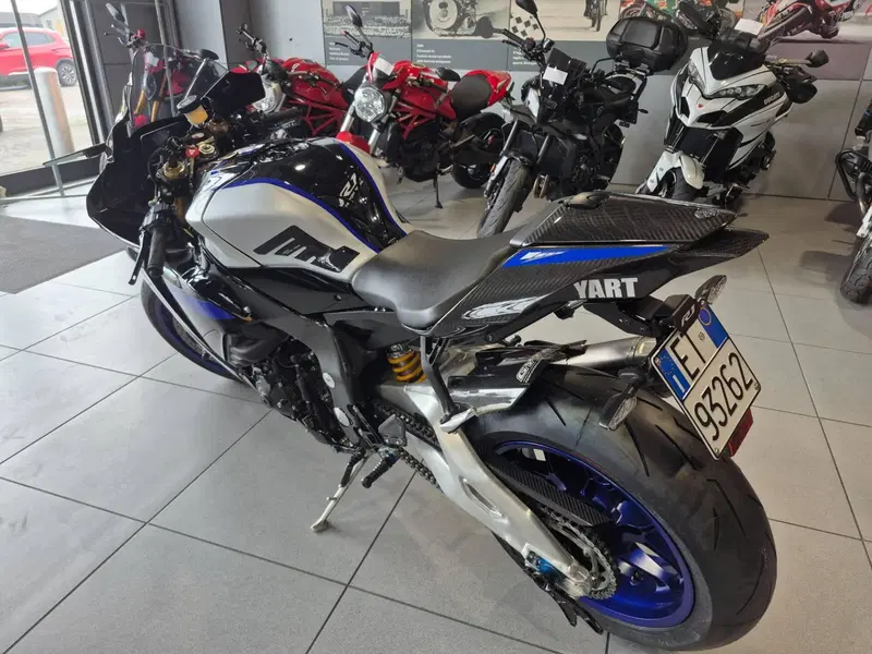 Yamaha YZF R1M (2020 - 25) (5)