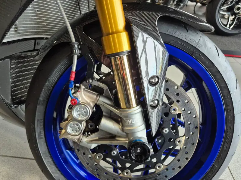Yamaha YZF R1M (2020 - 25) (10)