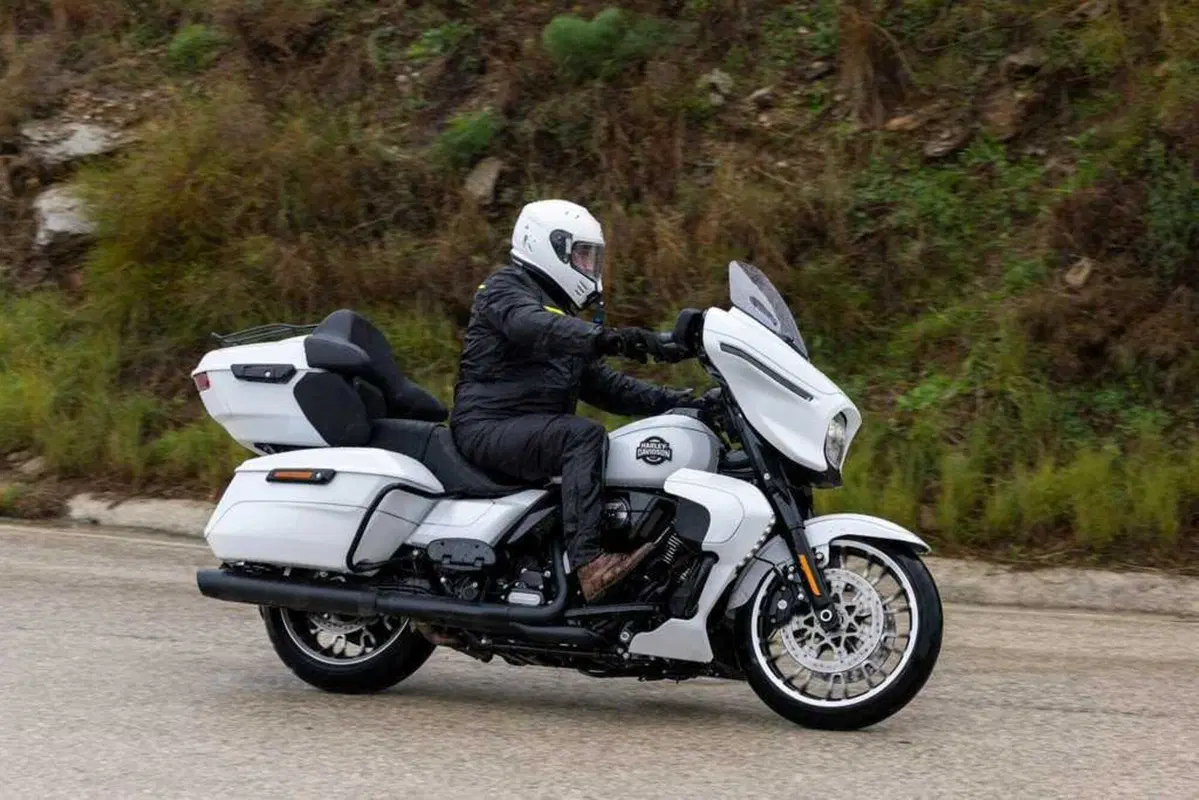 HARLEY-DAVIDSON Street Glide, Road Glide e Pan America LIMITED 2026: il TEST (18)