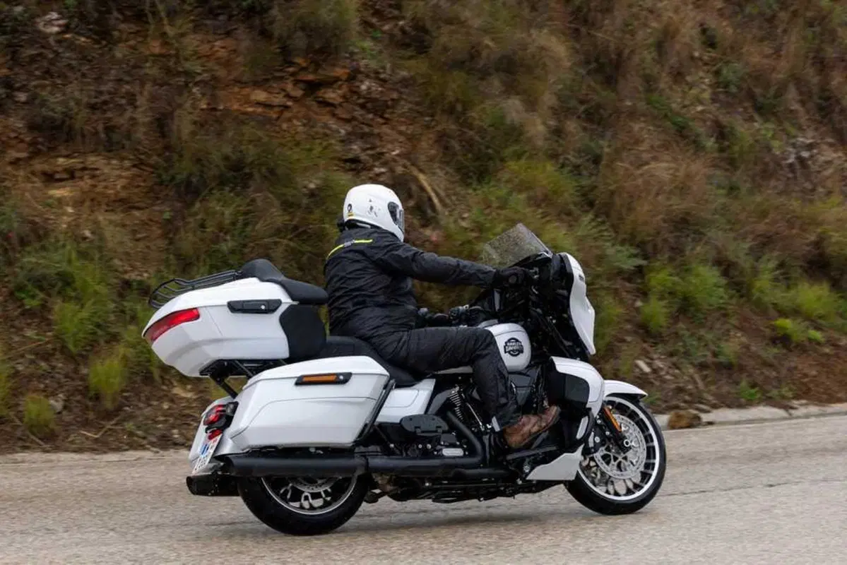 HARLEY-DAVIDSON Street Glide, Road Glide e Pan America LIMITED 2026: il TEST (19)