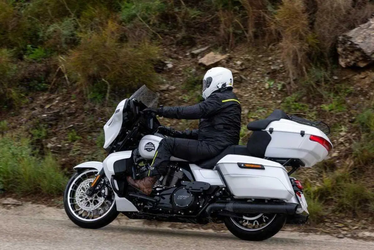 HARLEY-DAVIDSON Street Glide, Road Glide e Pan America LIMITED 2026: il TEST (24)