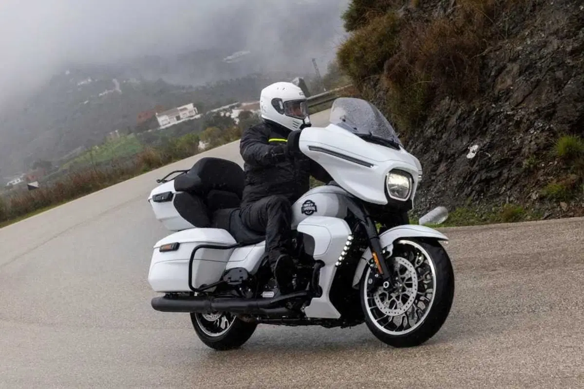 HARLEY-DAVIDSON Street Glide, Road Glide e Pan America LIMITED 2026: il TEST (25)