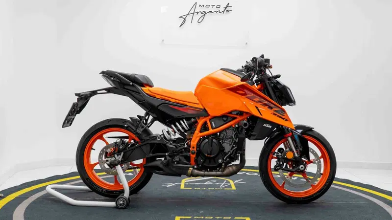 KTM 390 Duke (2024 - 25) (2)