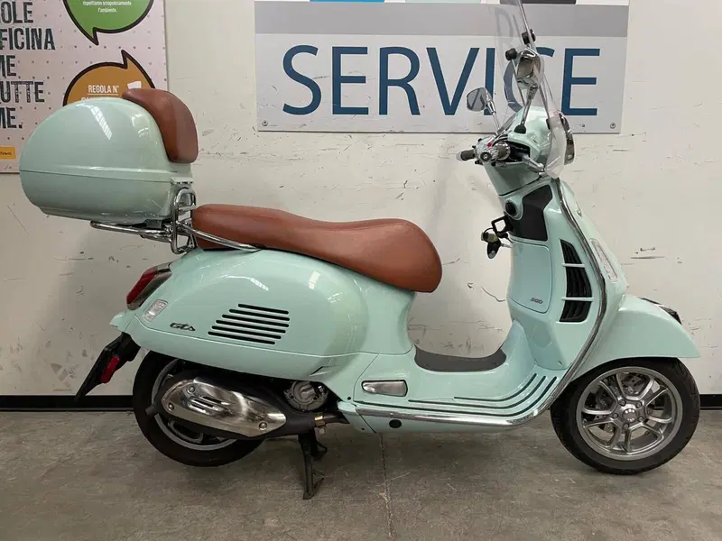 Vespa GTS 300 (2023 - 24)