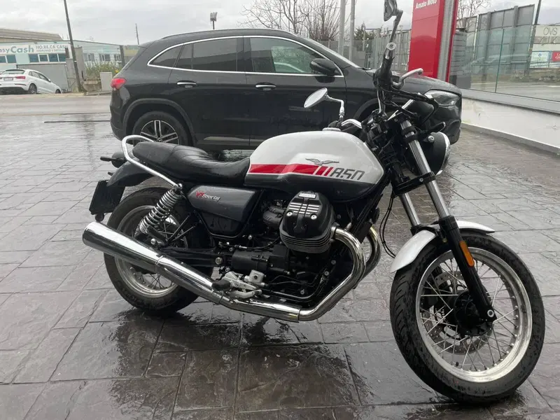 Moto Guzzi V7 850 Stone Special Abs (2021) (5)