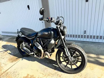 Ducati Scrambler 800 Icon Dark (2021 - 22) usata