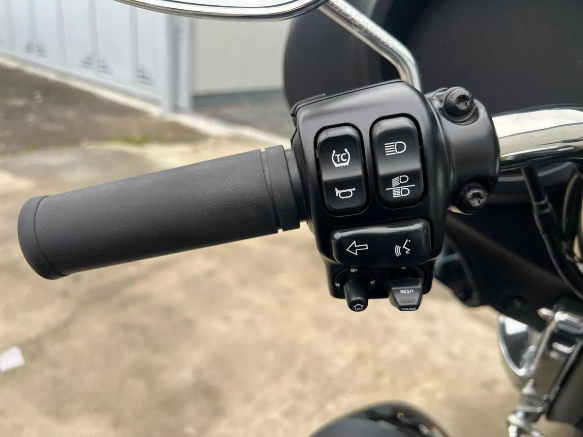 Harley-Davidson Tri Glide Ultra (2021 - 26) (13)