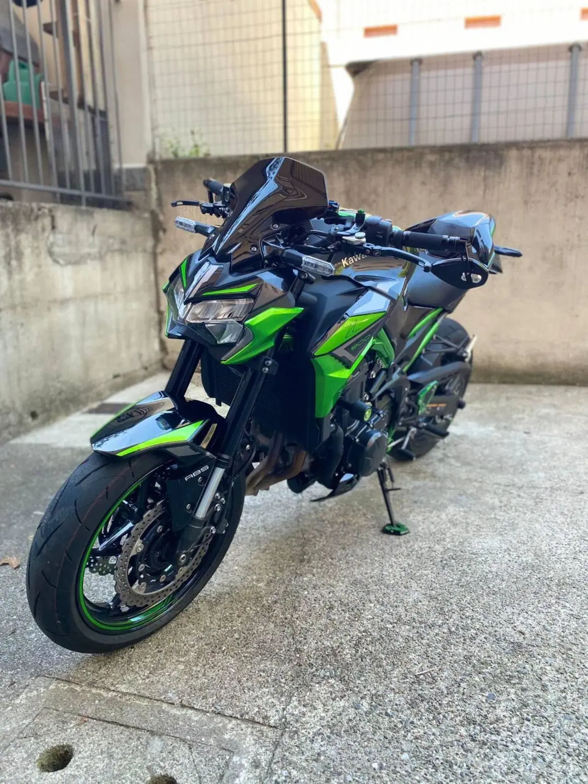 Kawasaki Z 900 Performance (2021 - 24) (10)