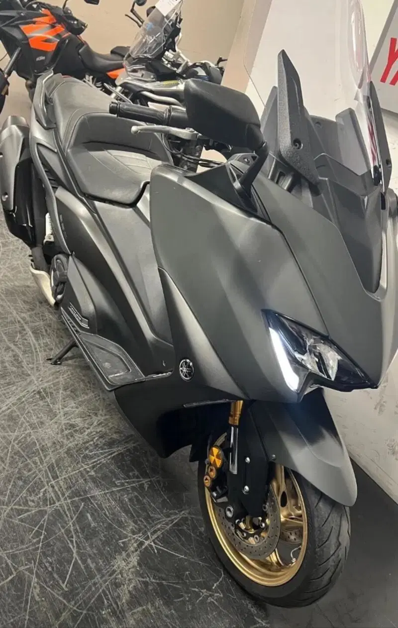 Yamaha T-Max 560 Tech Max (2021) (10)