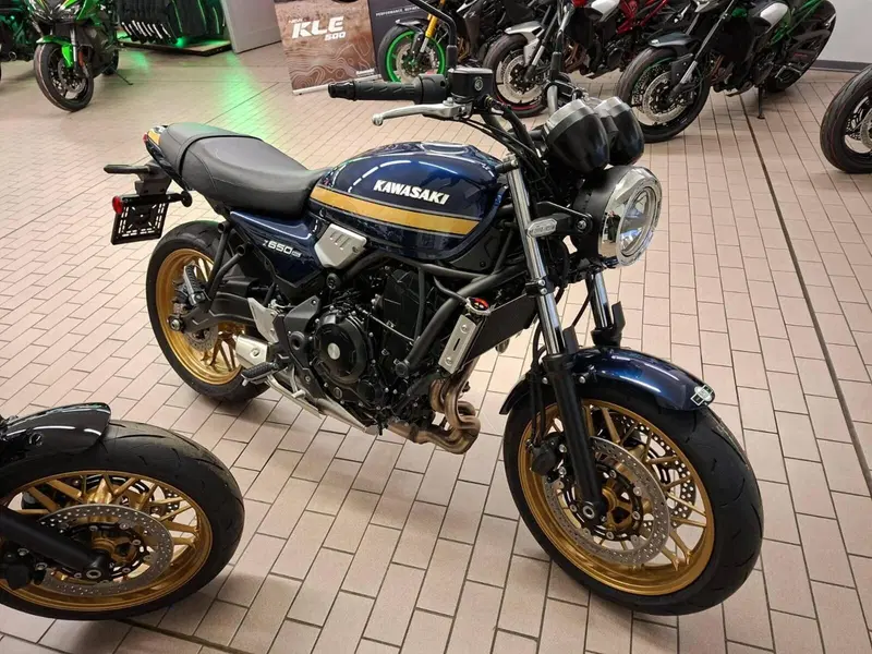 Kawasaki Z 650 RS (2025 - 26) (2)
