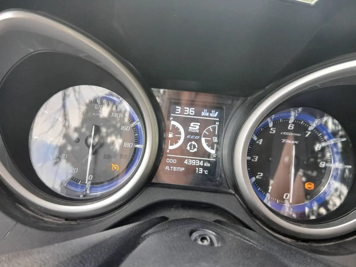 Yamaha T-Max 530 DX (2017 - 19) (4)