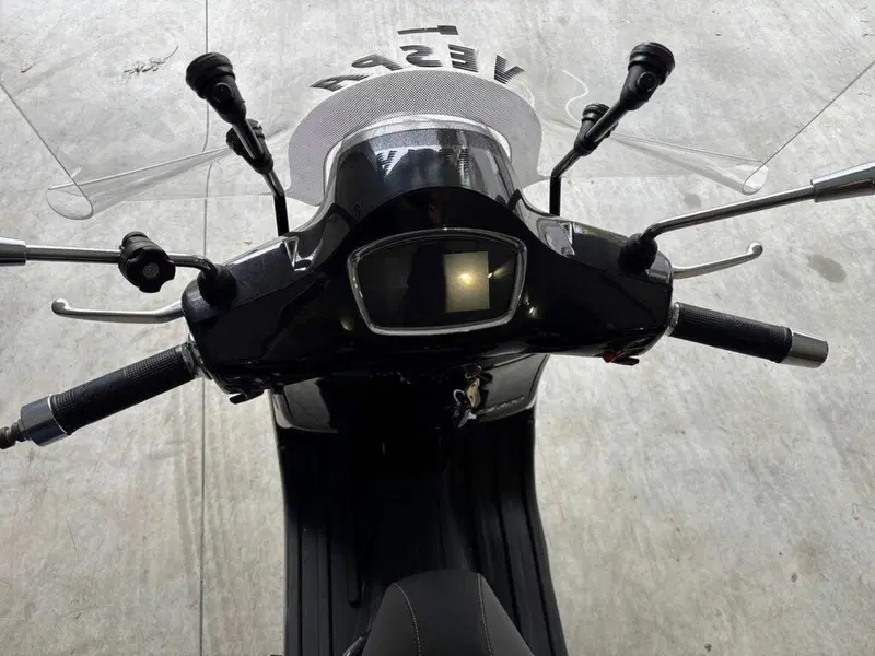 Vespa GTS 300 Super Hpe (2018 - 19) (7)