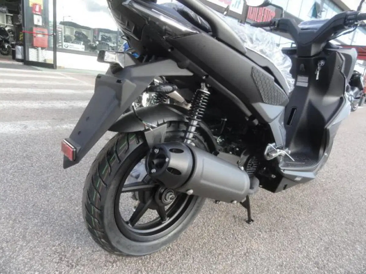 Kymco Super 8 50 R (2022 - 26) (9)