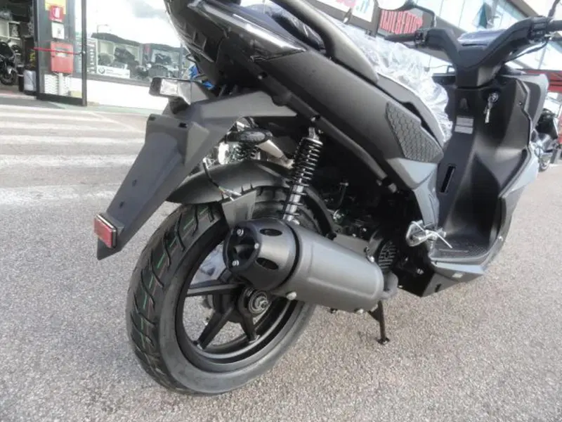 Kymco Super 8 50 R (2022 - 26) (9)