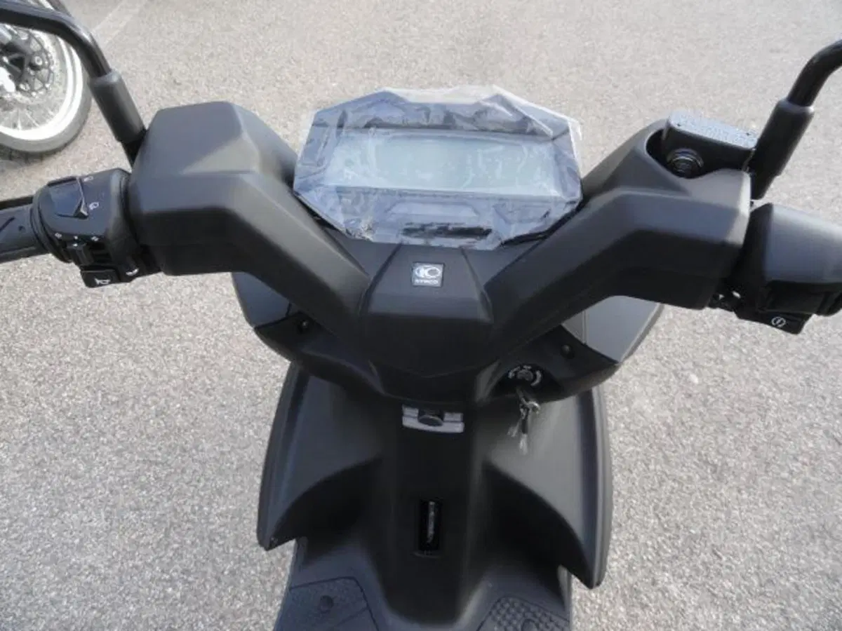 Kymco Super 8 50 R (2022 - 26) (10)