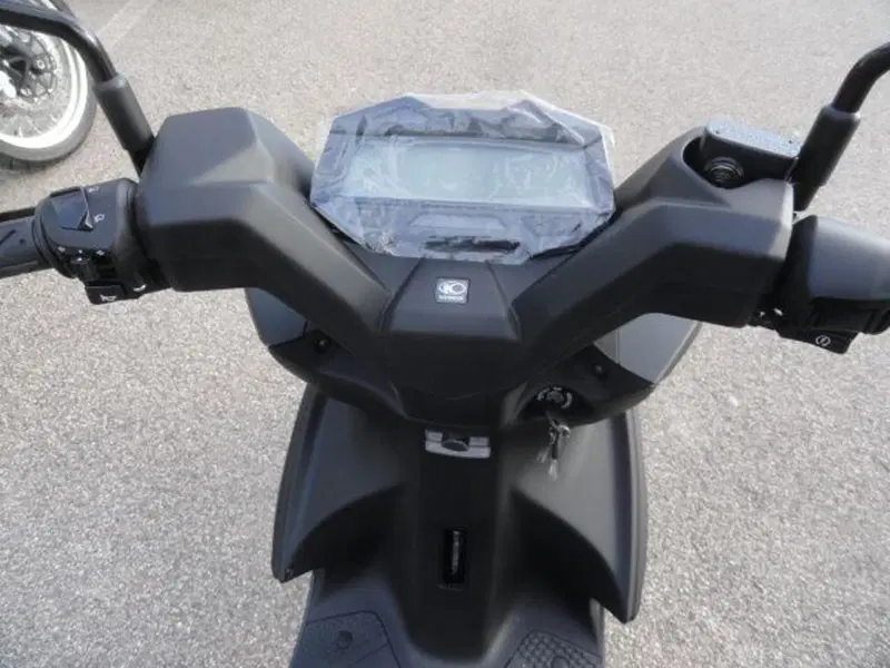 Kymco Super 8 50 R (2022 - 26) (10)